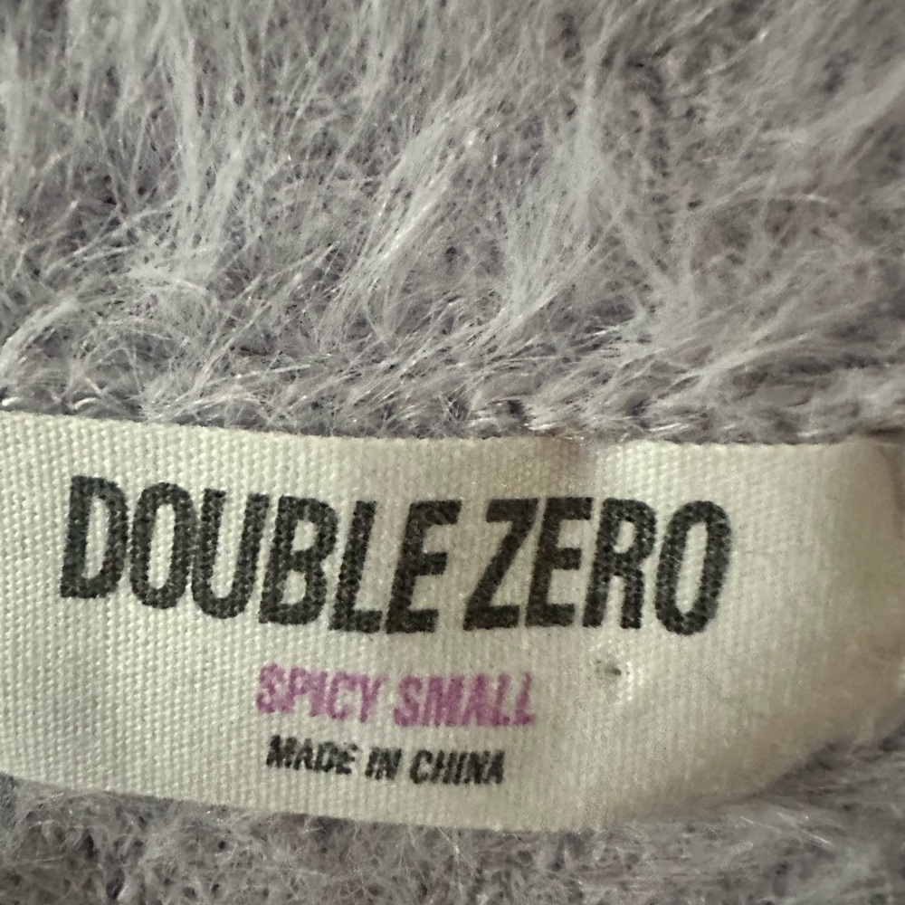 Double Zero Lavender Purple Fuzzy Sweater. Size small. - Picture 7 of 9